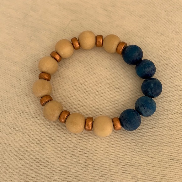 Like New Wood Elastic Bracelet - Picture 1 of 3